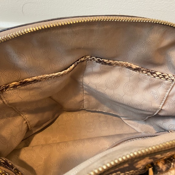 Michael Kors Riley Handbag - Picture 5 of 8